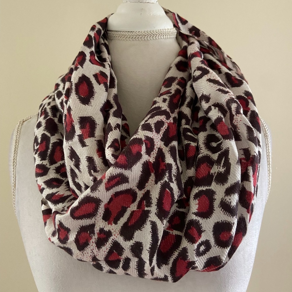 💕Pretty Animal Print Scarf - Picture 3 of 3